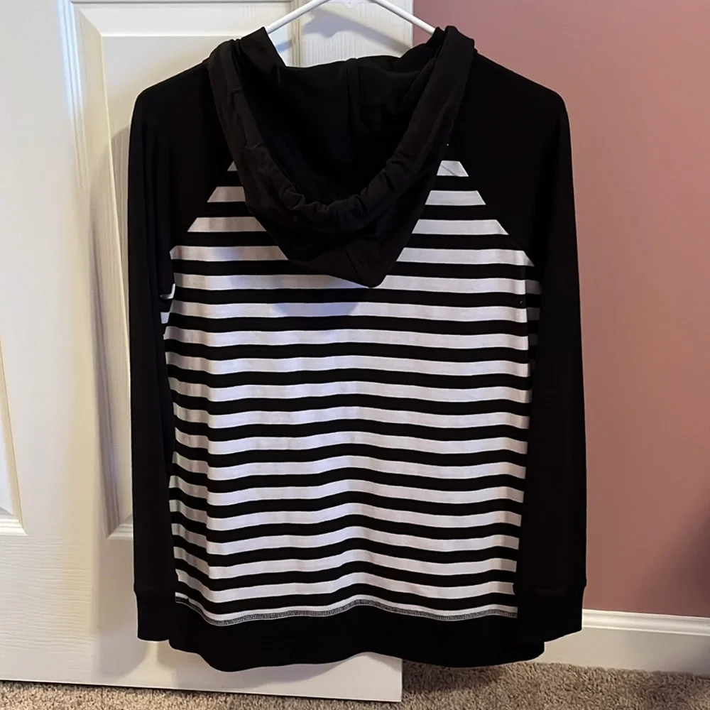 NEW Michael Kors Black & White Striped Hooded Long Sleeve Top Women’s Size Small - Picture 6 of 7